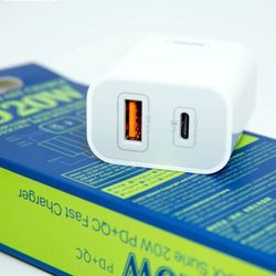 شارژر دیواری ریمکس 20 وات مدل RP-U68